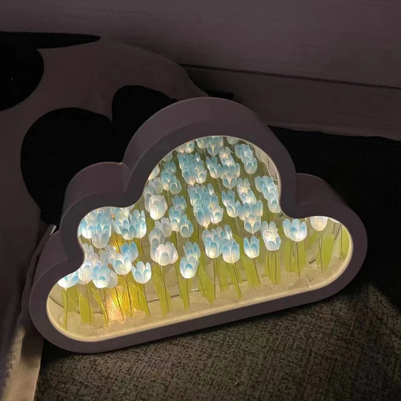 Luce notturna a specchio con 20 tulipani nuvola mare di fiori