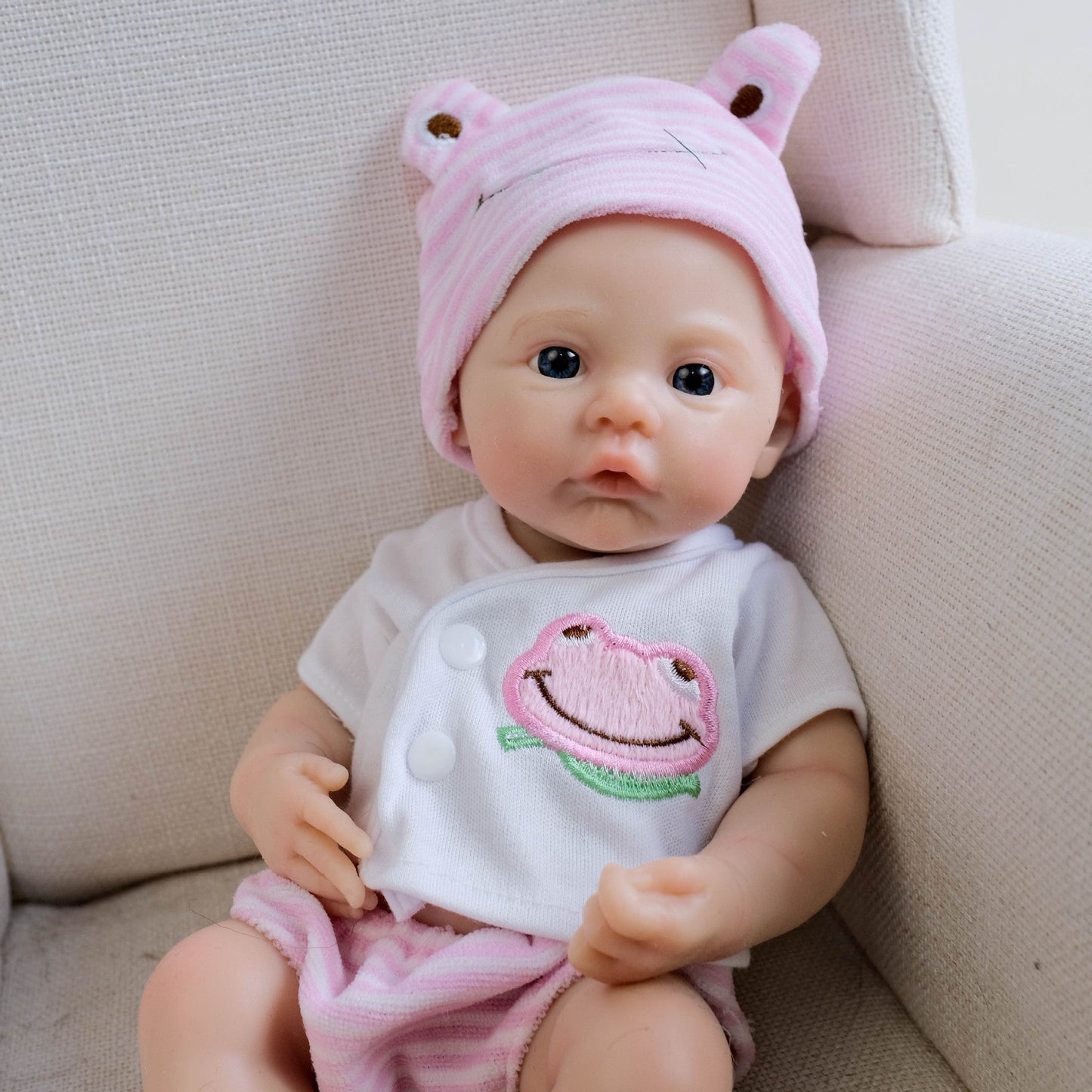 30cm Soft Full Silicone Blue Eyes Meadow Reborn Baby Girl In Pink Clothes