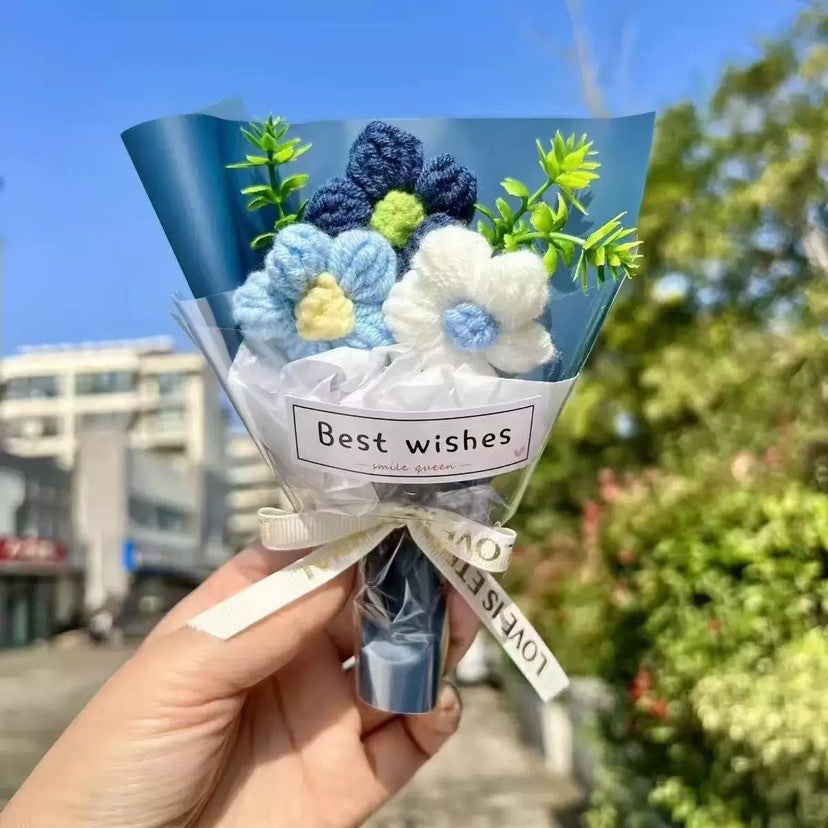 Mini bouquet di fiori all'uncinetto