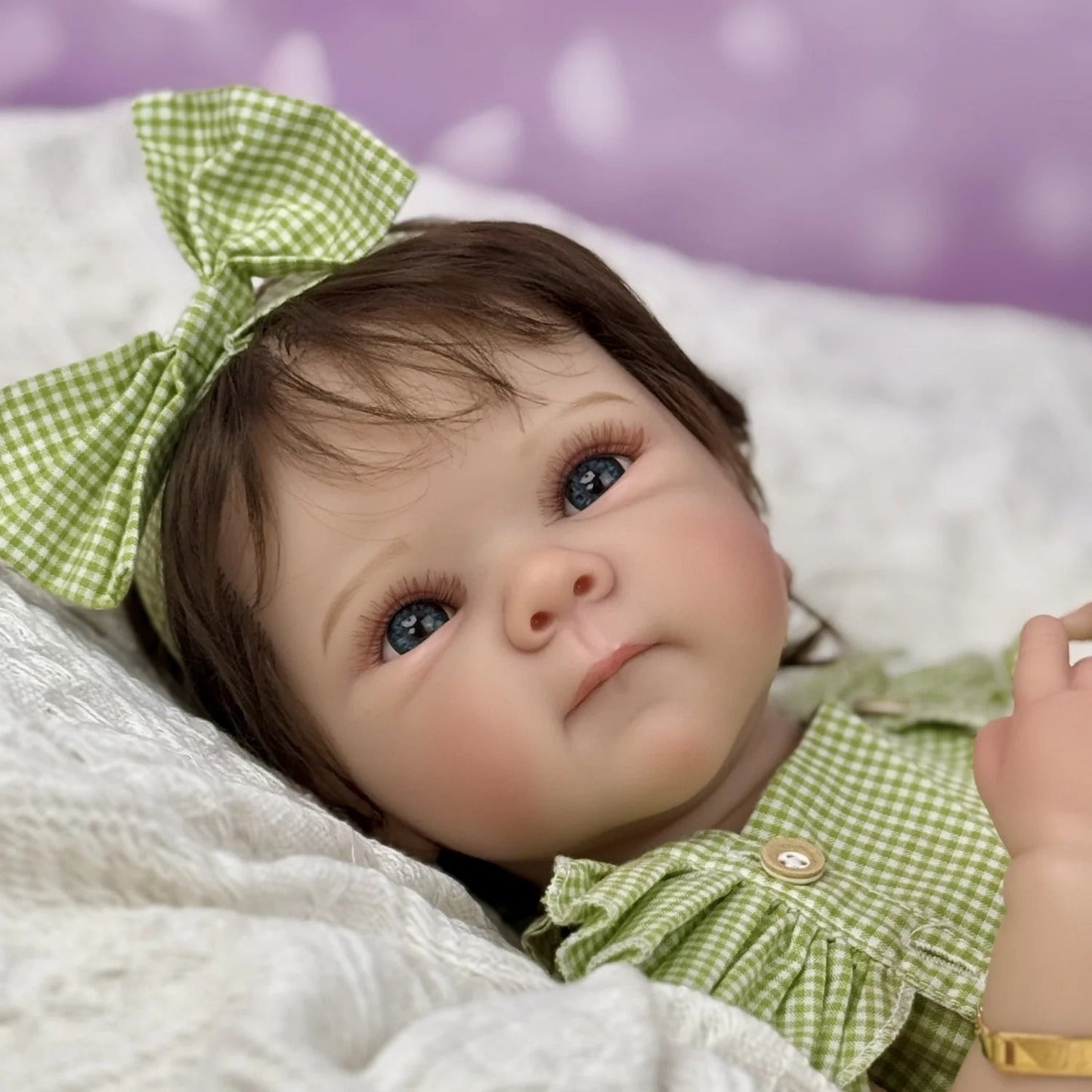 Bambina rinata Bettie corpo in vinile realistico da 45 cm capelli corti in abiti verdi