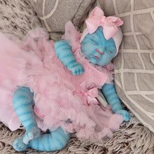 Avatar di Reborn Baby con occhi chiusi di Peaches da 19 pollici in abito rosa