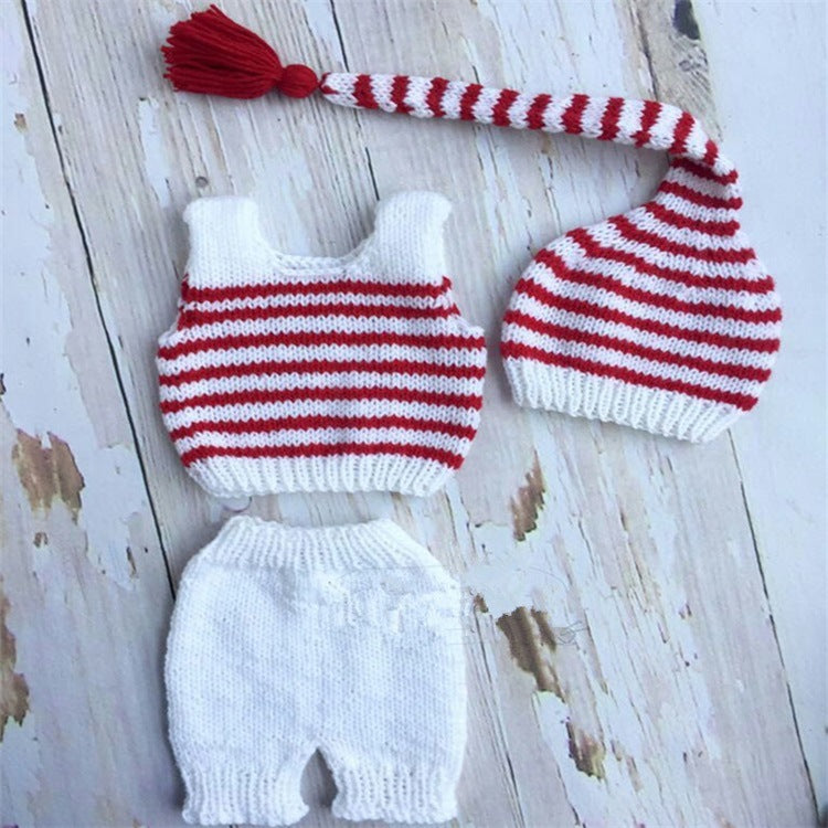 Knitted Christmas outfit for 20-24 inch dolls