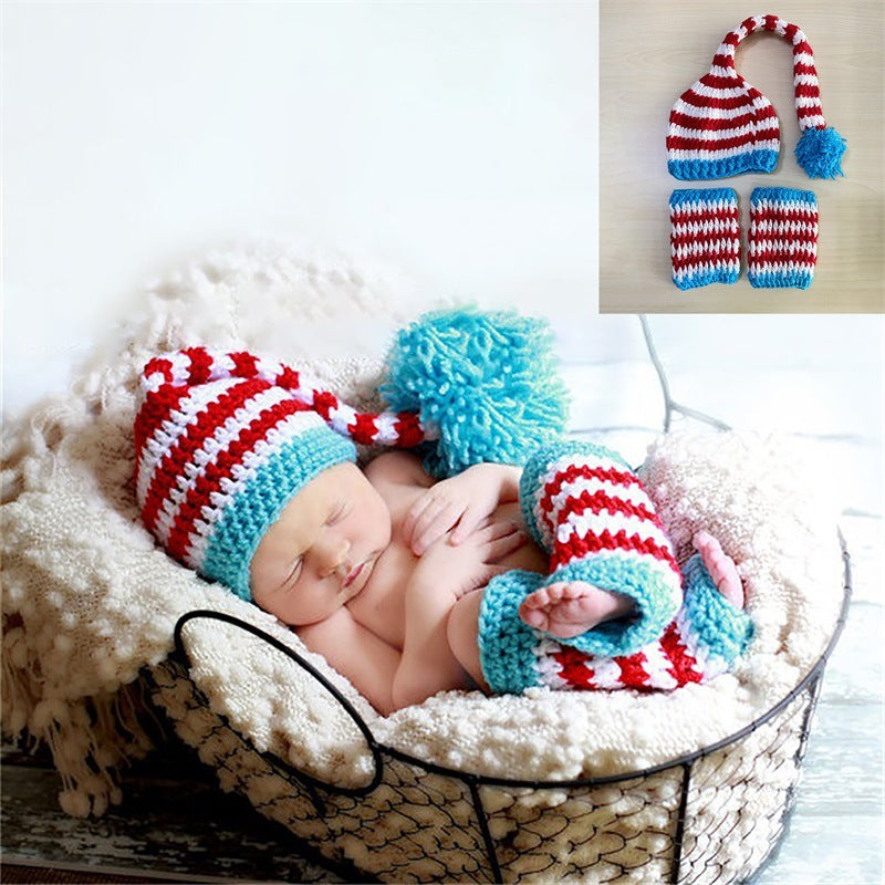 Knitted Christmas outfit for 20-24 inch dolls
