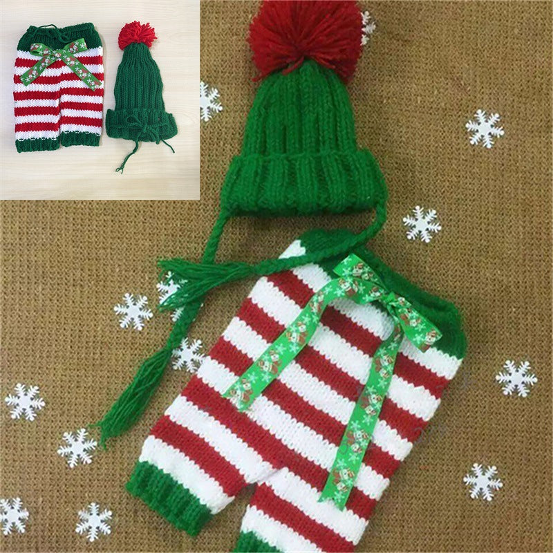 Knitted Christmas outfit for 20-24 inch dolls