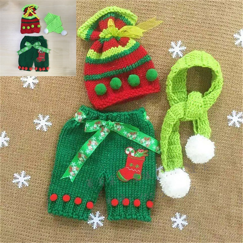 Knitted Christmas outfit for 20-24 inch dolls