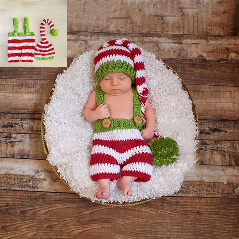 Knitted Christmas outfit for 20-24 inch dolls