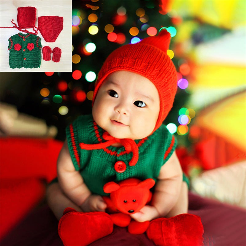 Knitted Christmas outfit for 20-24 inch dolls