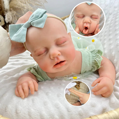 Bambola reborn Loulou alta 45cm interamente in silicone estensibile con vestitino a margherite verdi