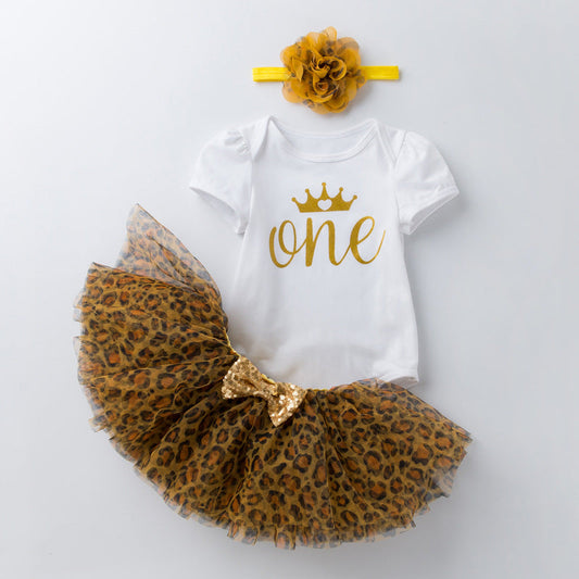 Set di 3 pezzi con gonna leopardata e tuta stampata con lettere dei cartoni animati per bambole da 22-24 pollici