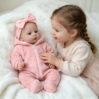 Bambina reborn di 45cm con occhi azzurri e vestitini rosa - Meadow