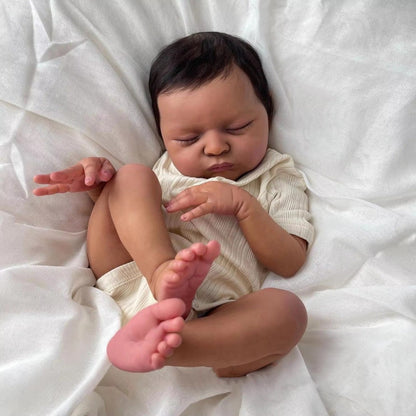 Bambola Reborn Realistica da 20 Pollici con Occhi Chiusi e Pelle Scura - Laura