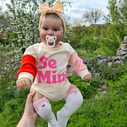 Bambola reborn morbida da 60 cm con occhi aperti-Maddie