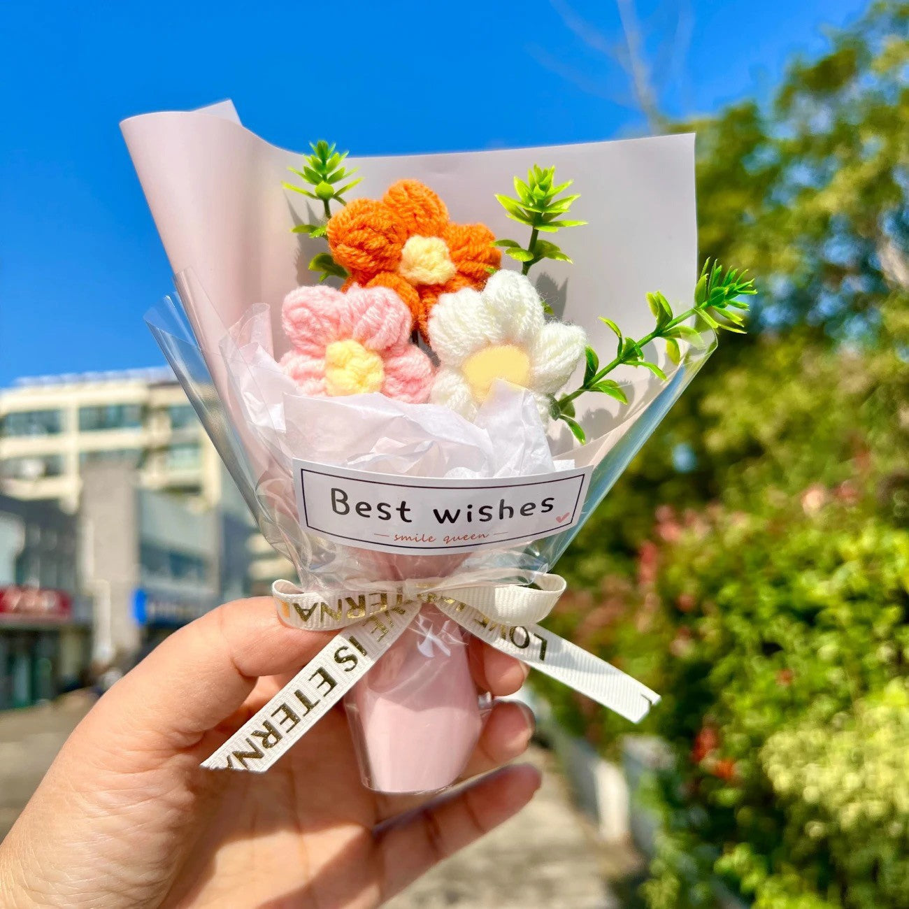 Mini bouquet di fiori all'uncinetto