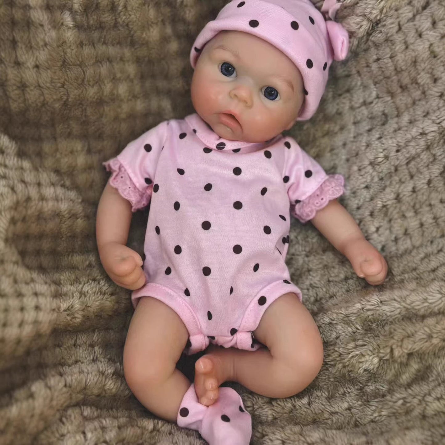 Sorelle gemelle reborn in silicone da 33 cm con vestiti rosa