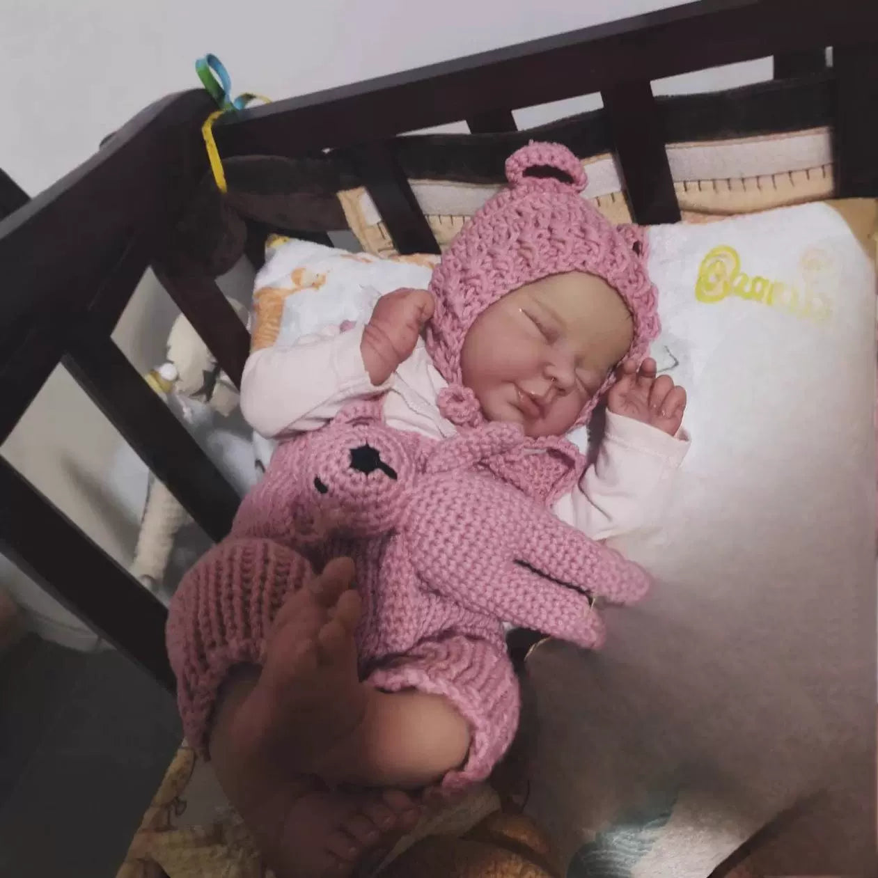 Bambola reborn realistica da 50 cm con occhi chiusi Valentina in tuta rosa