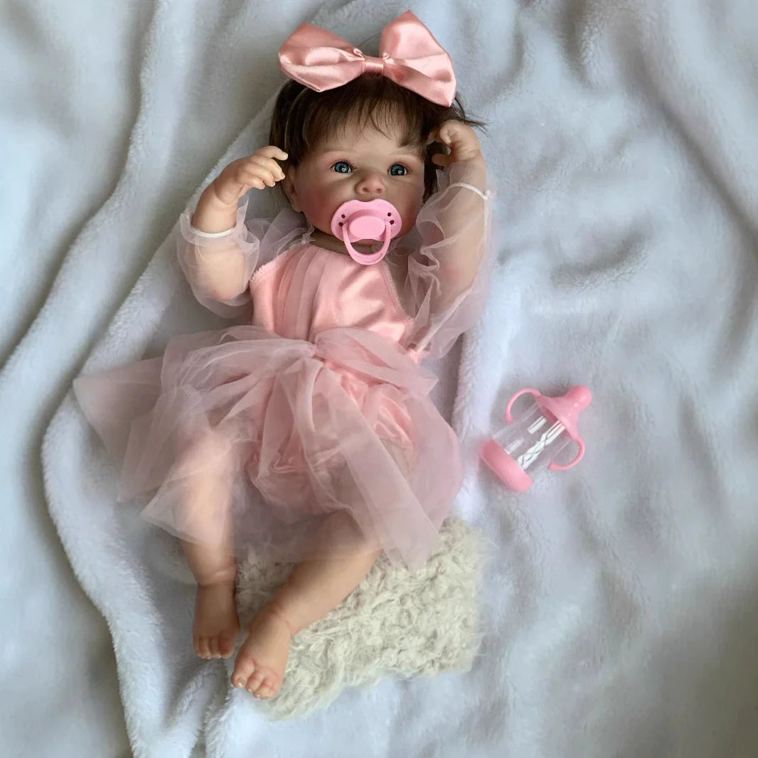 Quinn 18 pollici occhi aperti Bettie capelli corti bambina reborn in abito rosa