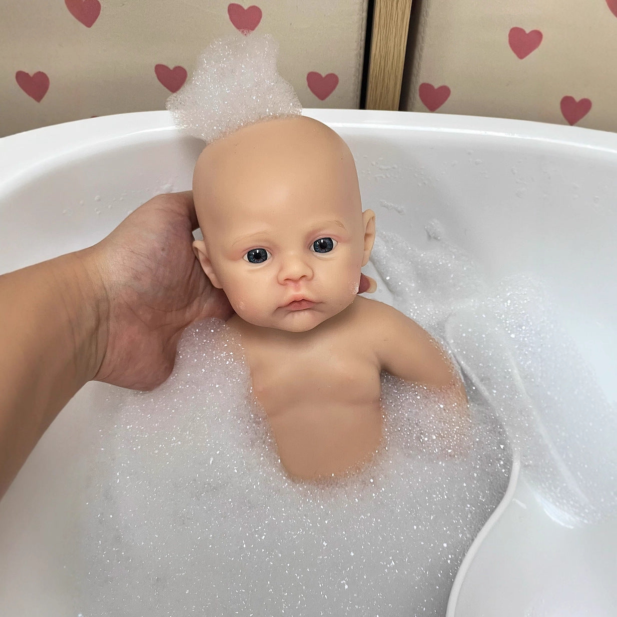 Neonata rinata in morbido silicone con occhi azzurri 30 cm con abito floreale viola - Meadow