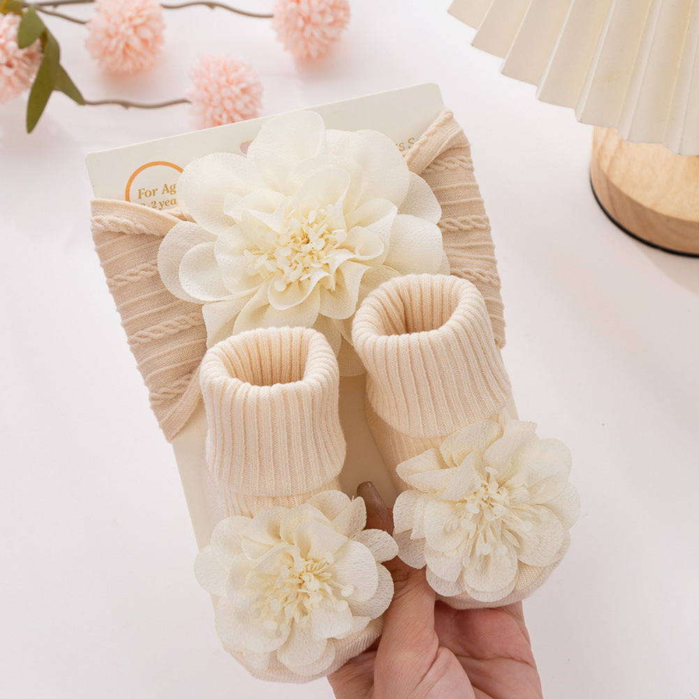 Set di 2 pezzi composto da fascia per capelli floreale in chiffon e calzini per bambole da 17 a 24 pollici