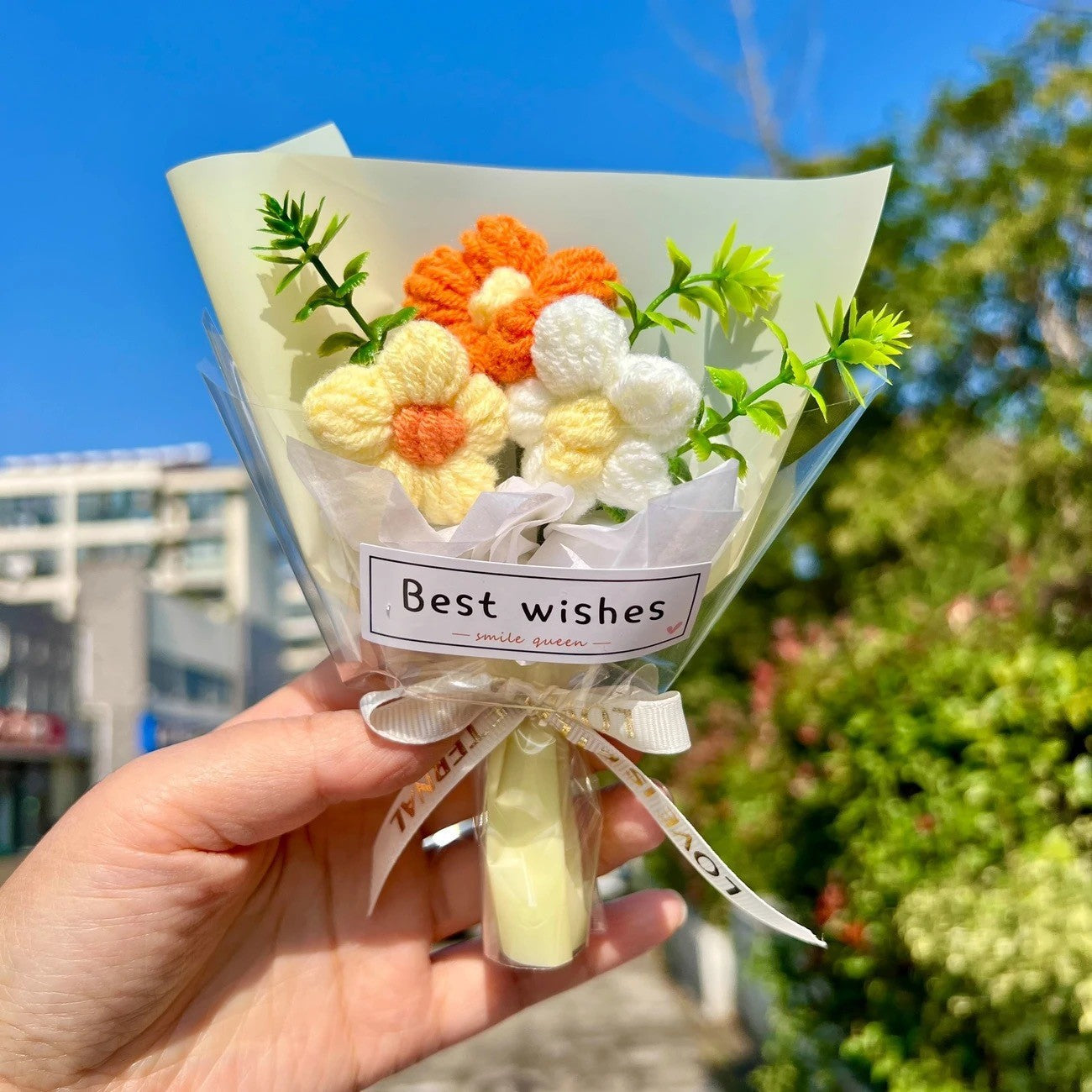 Mini bouquet di fiori all'uncinetto