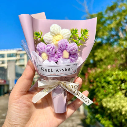 Mini bouquet di fiori all'uncinetto