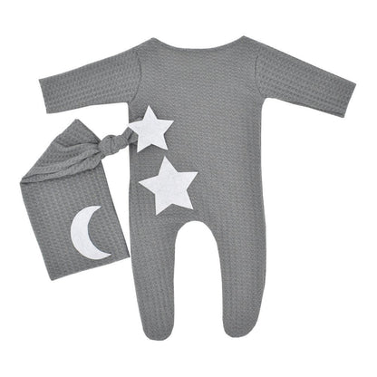 Set di due pezzi con body e cappello in maglia a forma di stella e luna per bambole da 18-20 pollici