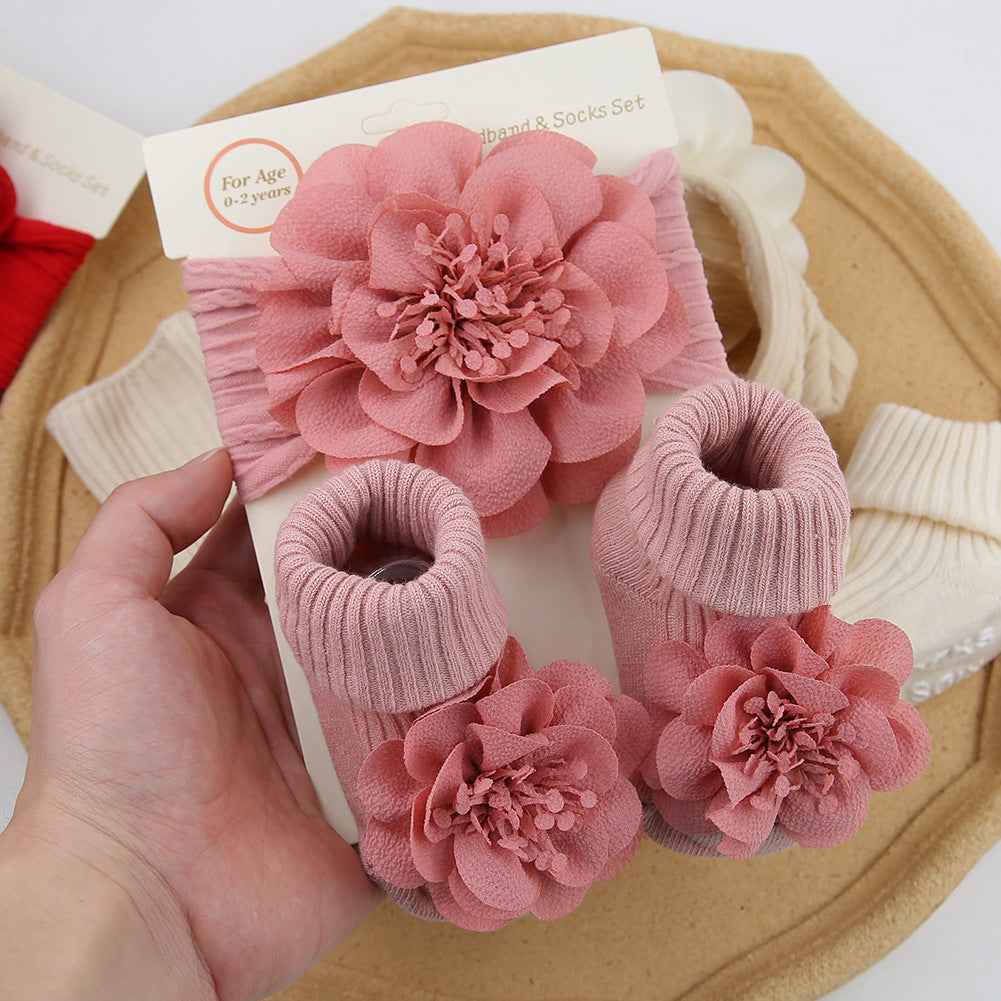 Set di 2 pezzi composto da fascia per capelli floreale in chiffon e calzini per bambole da 17 a 24 pollici