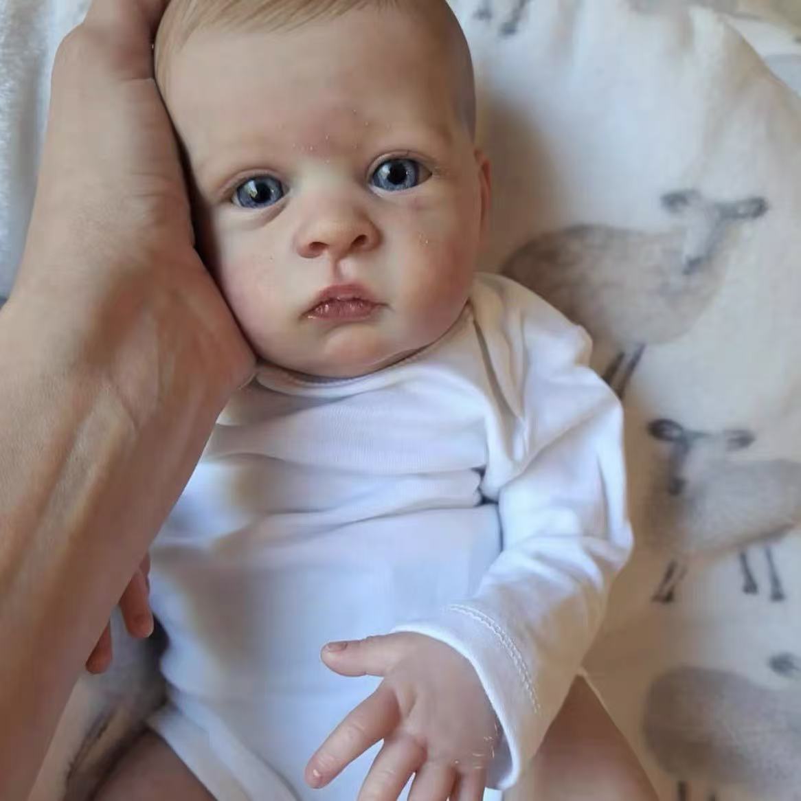 19 inches Lifelike Blue Eyes Reborn Doll-Oskar