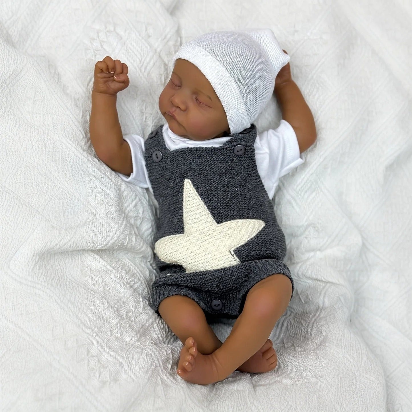 45cm Perry Occhi Chiusi Pelle Scura Corpo Morbido Bambole Reborn Levi