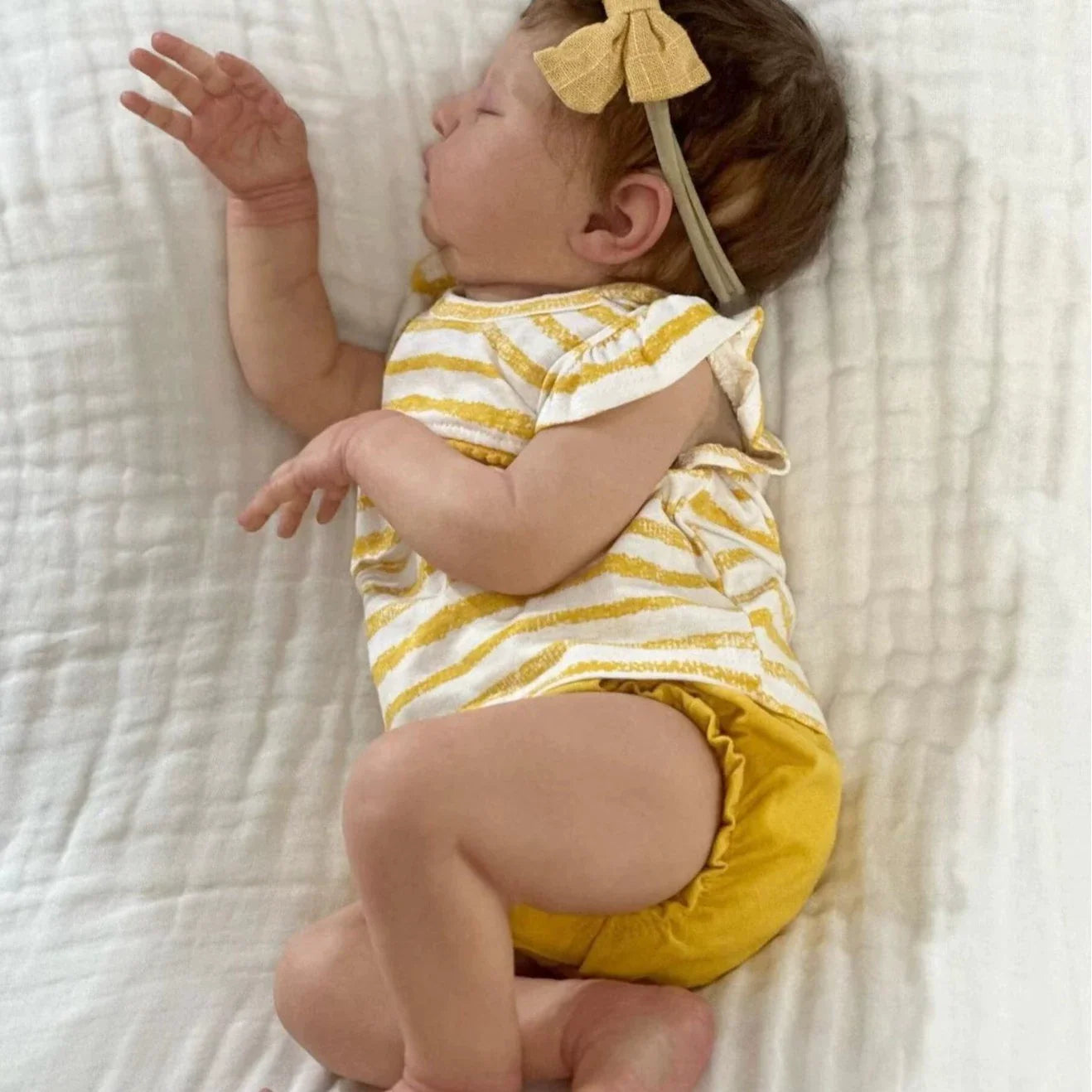 Bambola reborn realistica da 20 pollici con occhi chiusi e corpo morbido - Laura
