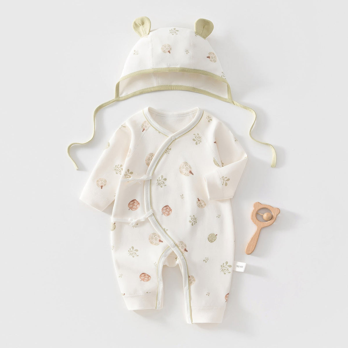 Completo due pezzi composto da body e cappellino in cotone stampato per bambole reborn da 45 a 55 cm