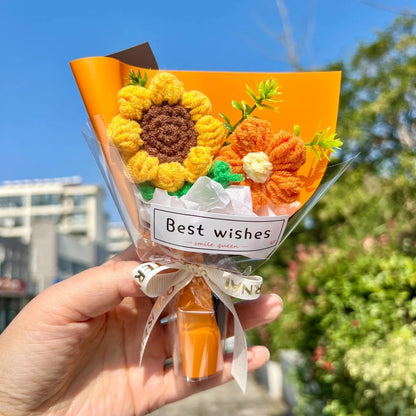Mini bouquet di fiori all'uncinetto