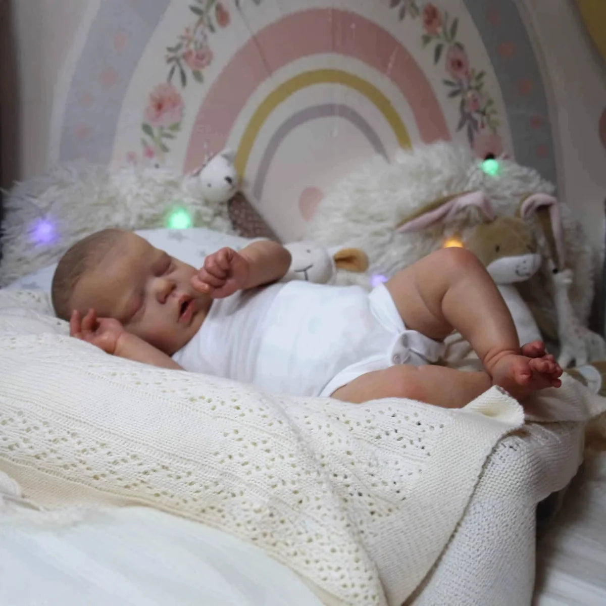 Bambola Reborn Alexis da 55 cm con occhi chiusi realistici