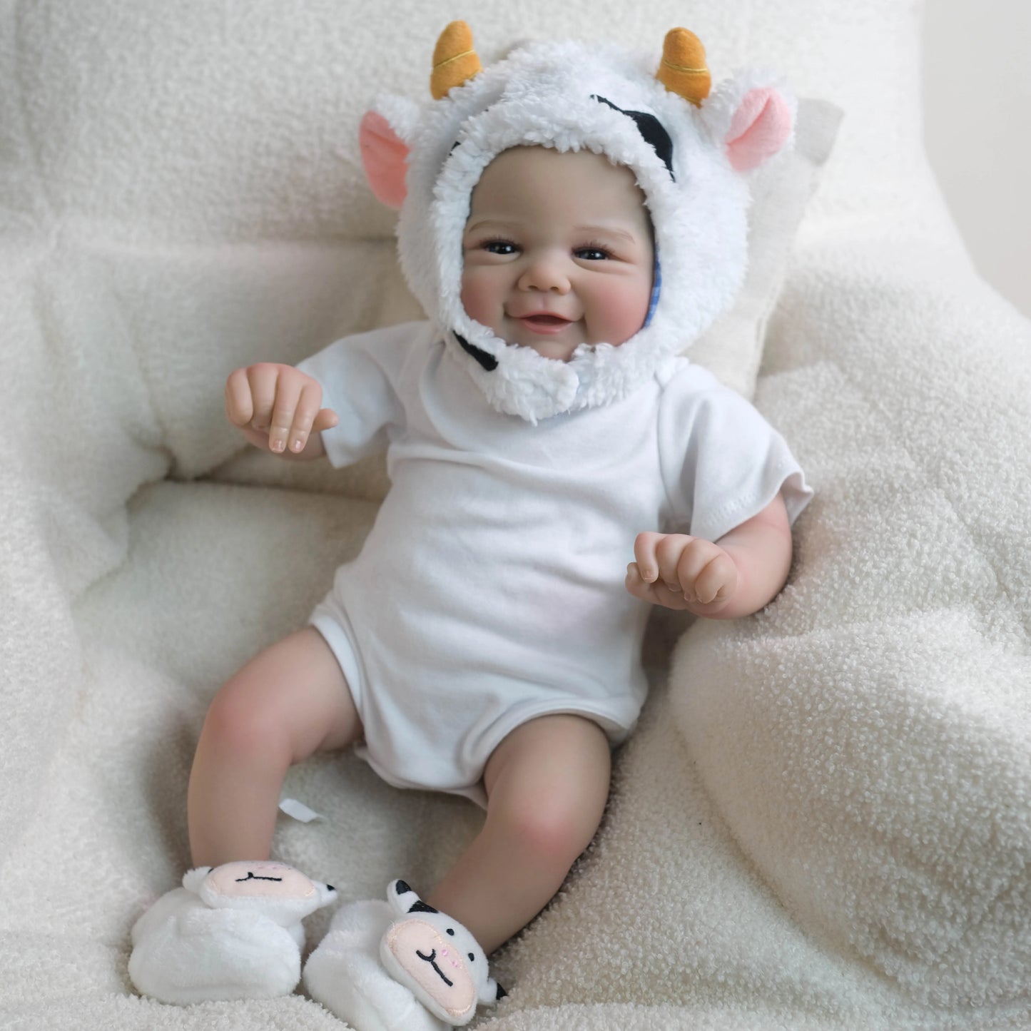 19 inches Open Eyes Vivienne Reborn Dolls In White Clothes