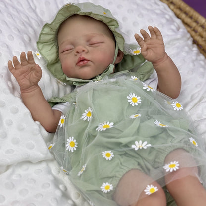 Bambola reborn Irys alta 48 cm dipinta in 3D e addormentata con indosso abiti verdi