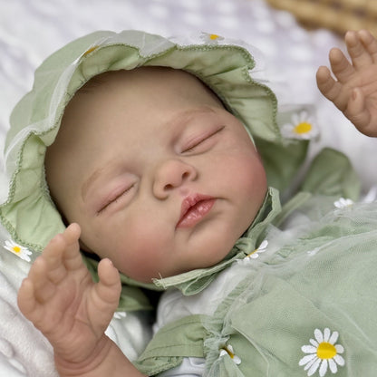 Bambola reborn Irys alta 48 cm dipinta in 3D e addormentata con indosso abiti verdi