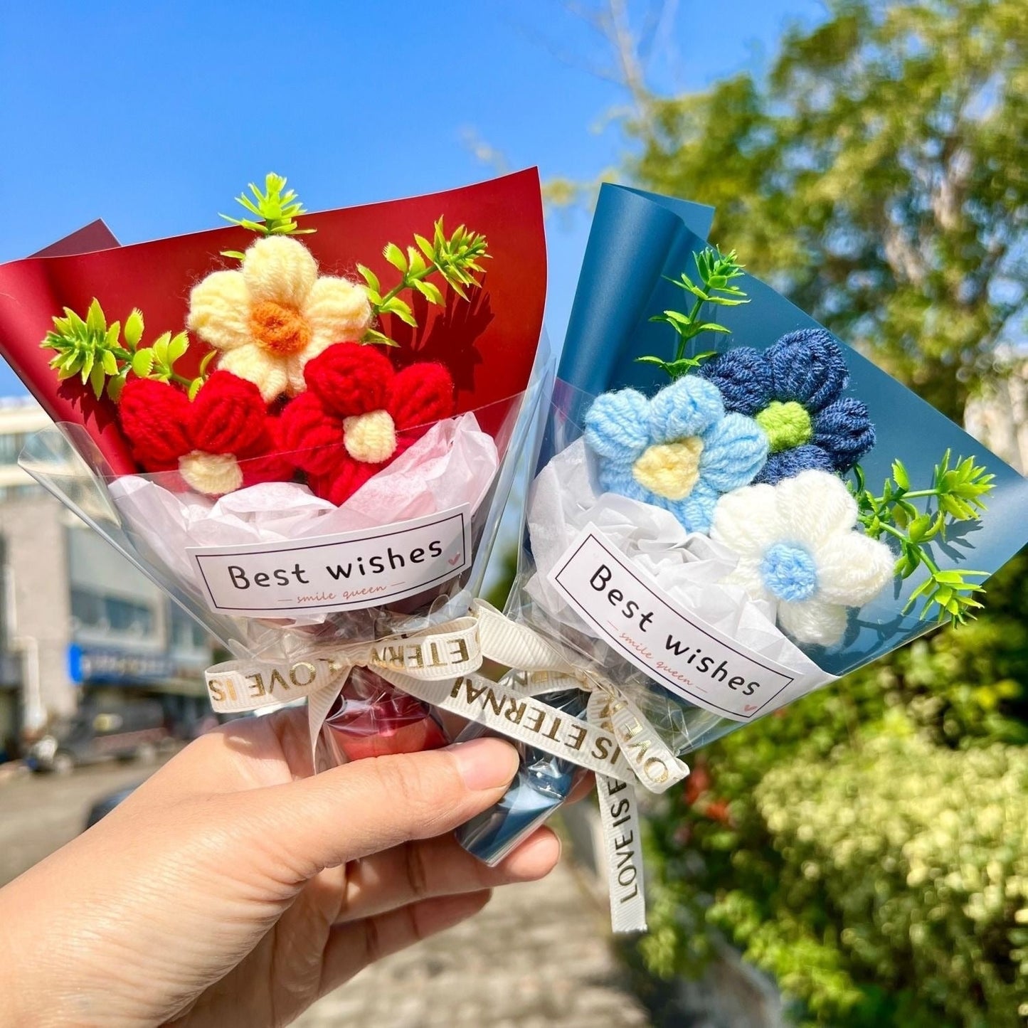 Mini bouquet di fiori all'uncinetto
