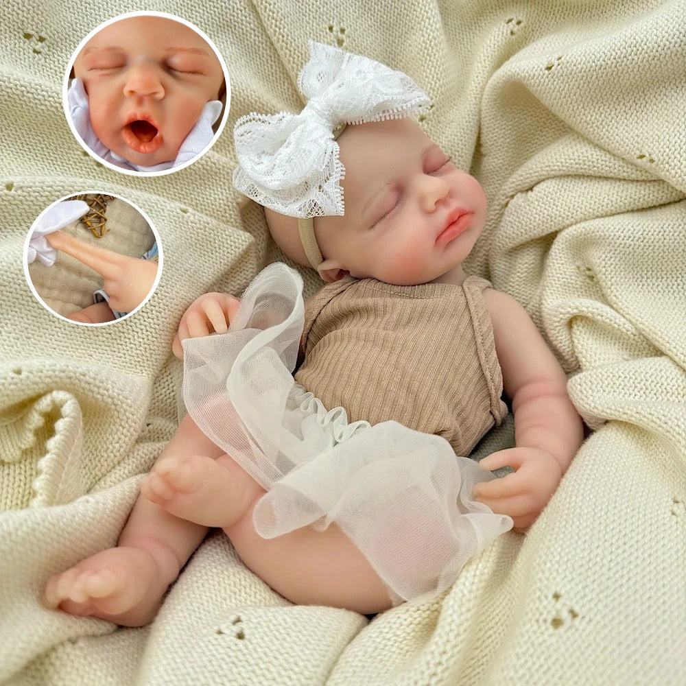 Bambola reborn Loulou 30 cm in silicone con occhi chiusi realistica vestita con un abito color caffè