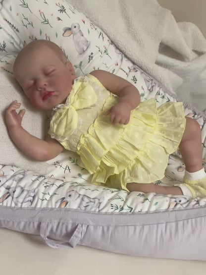 Bambola reborn Loulou da 20 pollici con pelle 3D occhi chiusi e vestito giallo
